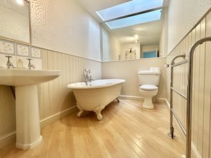 Family Bathroom- click for photo gallery